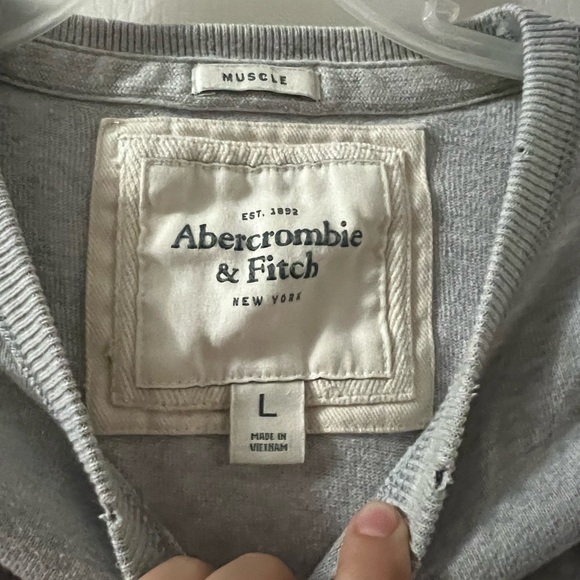 Abercrombie and finch thin shirt - Picture 2 of 2